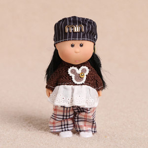 HECION Nuevo Llavero de Muñeca Patito de 14 CM, Adorable Miniatura con Ropa para Vestir, Muñeca de Peluche Hermana, Lindo Mini Peluche para Colgar en la Bolsa - Product Image 3