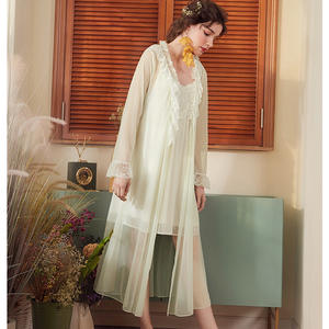 Nouvelle femme Style français <span class=keywords><strong>princesse</strong></span> chemise de nuit chemise de nuit Sexy Patchwork dentelle longue vêtements de nuit maison robe rayonne vêtements de détente - Product Image 3