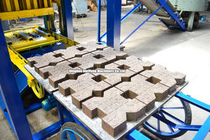 Máquina de fabricación de ladrillos de fábrica de bloques de <span class=keywords><strong>china</strong></span>, QT4-24 de hormigón, mini fábrica de ladrillos - Product Image 5