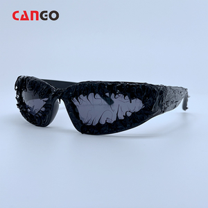 低MOQ 10個カスタムロゴサングラス-Y2Kパンクパーティー流行のPC眼鏡 - Product Image 1