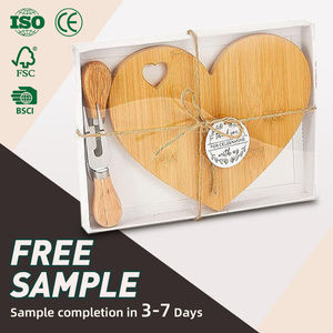 Plateau à fromage en bambou Songyi en forme de cœur, 8,3 x 6,9 pouces, avec ensemble couteau-fourchette pour servir fruits, pain et gâteaux - Product Image 2