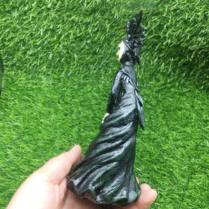 Venta al por mayor de la fábrica de resina estatuas decoración varita bruja - Product Image 5