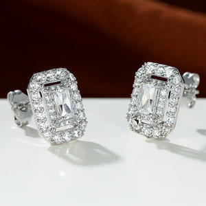 Pendientes de Diamantes en Oro Blanco, Corte Esmeralda, Color D, Naturales, Certificados por GIA, Joyería Clásica para Mujer, para Boda - Product Image 5