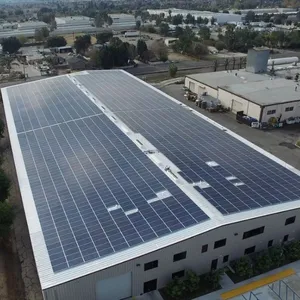 Officina/magazzino/costruzione della struttura d'acciaio del tetto solare prefabbricato