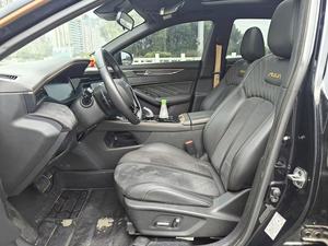 Il Dongfeng Aeolus Yixuan MAX (SHINE MAX) dimostra che è possibile avere sia la pista che la famiglia in un'unica auto. - Product Image 4