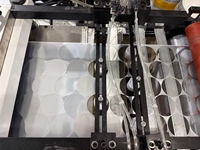 Machine de poinçonnage d'inserts de scellage par induction pour usine, pour inserts de scellage en feuille d'aluminium