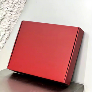 Boîtes d'expédition de vêtements personnalisées recouvertes d'un film mat avec impression à effet UV, emballages cadeaux pour envoi postal - Product Image 4