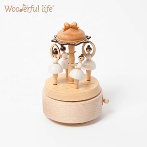 Hộp nhạc gỗ hình vũ công ba lê xoay đa chiều với giai điệu Waltz of the Flower dành cho tiệc sinh nhật người lớn, hình dạng số - Product Image 1