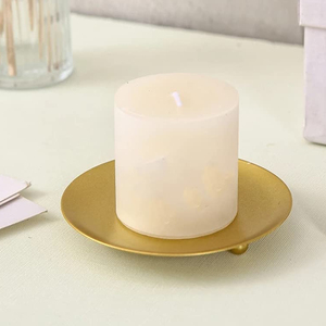 Portavelas Minimalista Dorado con Diseño Redondo Simple, Base Resistente, Perfecto para Velas de Pilar, Decoración del Hogar - Product Image 1