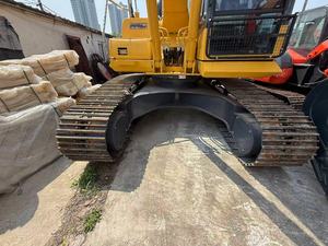 Excavatrice sur chenilles Komatsu PC220-8 d'occasion de haute qualité, 23 tonnes, de taille moyenne, faible nombre d'heures de travail, prête à être expédiée - Product Image 6