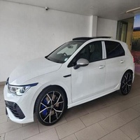 Golf R Berline Turbo AWD 2023 d'occasion en bon état, sièges en cuir, transmission automatique, régulateur de vitesse adaptatif (ACC), jantes R17, feux LED, barres de toit en alliage d'aluminium, 5 places