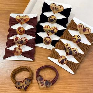 Nouvelle élastique à cheveux en résine à motif léopard, élastique épais polyvalent, élastique pour chignon, anneau pour cheveux, anneau pour serviette - Product Image 1
