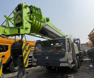 Grue sur camion Zoomlion d'occasion 80 tonnes (modèles Ztc700v, Ztc950h, Ztc550v, Ztc350h, Ztc250e) fabriquée en Chine - Product Image 2