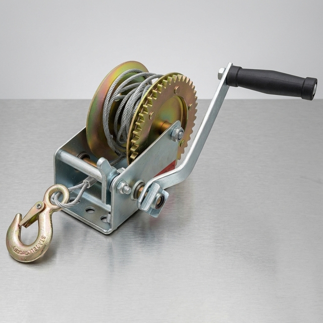 The Dock Operator Is Equipped with a Manual Rubber Handle and a Labor-saving Manual Device for the Ship Winch