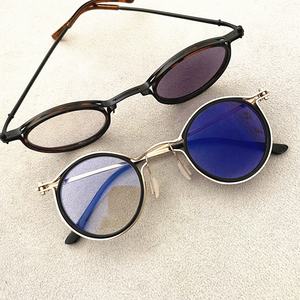 Lunettes Photochromiques Bleues Anti-Reflet Bloquant la Lumière Bleue Rétro Rondes en Alliage Noir pour Femmes et Hommes - Product Image 6