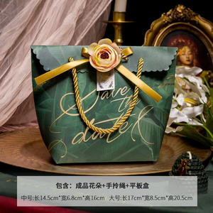 ถุงของขวัญกระดาษลายหยักพร้อมโลโก้สั่งทำ ขายส่ง พร้อมหูเชือกและโบว์ริบบิ้นผ้าไหม บรรจุภัณฑ์พรีเมียมสำหรับของขวัญวันหยุด - Product Image 1