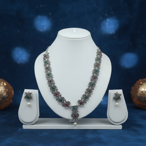 DIVYORO Ensemble collier et boucles d'oreilles pour femme, motif feuille en pierre jaune, pendentif classique oxydé de créateur, bijoux élégants pour mariage et soirée - Product Image 1