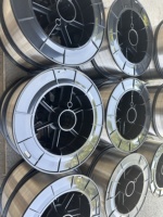 Fil de soudage MIG 308L en acier inoxydable, diamètre 0,8-2,0 mm, teneur en flux 2,2-3,0 %, faible éclaboussure, protégé par un gaz pour soudage MIG/TIG/AWS