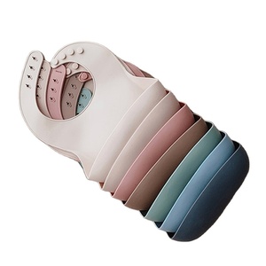 Bavoir bébé en silicone imperméable, réglable, facile à nettoyer, doux, type bandana triangulaire, pour tout-petits et enfants, idéal pour les repas, avec logo personnalisé, vente en gros - Product Image 1