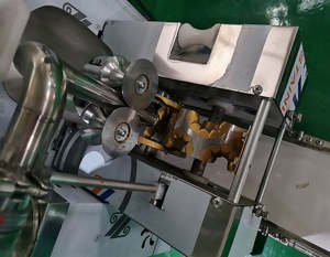 Máquina Comercial para Hacer Dumplings, Gyoza y Samosas con Motor, 70 Piezas/Min, Acero Inoxidable de Grado Alimenticio - Product Image 5