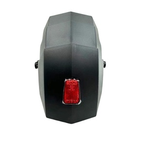 Garde-boue arrière réfléchissant avec feu rouge pour trottinettes KuKirin G3/G4 – Pièces de rechange et accessoires - Product Image 3
