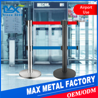Double finition brossée noire Barrières rétractables pour file d'attente d'aéroport Ceinture de contrôle de foule Cassett Post Pipe Stanchion Barrières de circulation