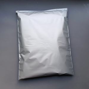 ถุงซิปล็อคพลาสติกสีเทาแบบกำหนดเองสำหรับเสื้อผ้า เสื้อยืด กางเกงยีนส์ เสื้อแจ็คเก็ต พร้อมพิมพ์โลโก้ - Product Image 6