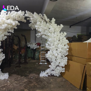 Arbre d'arche de cerisier en soie artificielle blanche LEDA, nouvelle arrivée, fait à la main, décoration de mariage en extérieur et en intérieur - Product Image 3