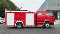 Dongfeng HOWO Rhd truk tempur api, 4000liter tangki bubuk busa air mesin api Harga truk
