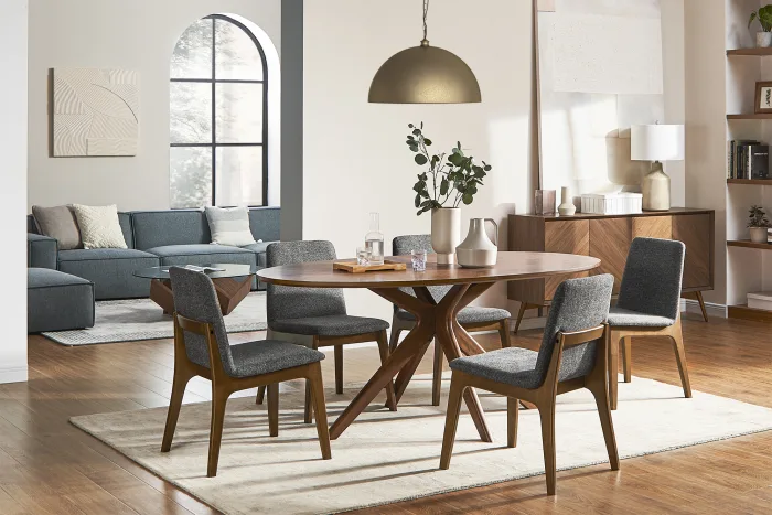 New Arrival High Quality Design OEM Furniture Set Patio Solid Walnut Wooden Kitchen Dining Table for Party Dinner
