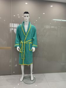 Peignoir en tissu éponge 100% coton personnalisé à carreaux à manches longues Motif jacquard teint en fil pour hôtels et spas haut de gamme - Product Image 3