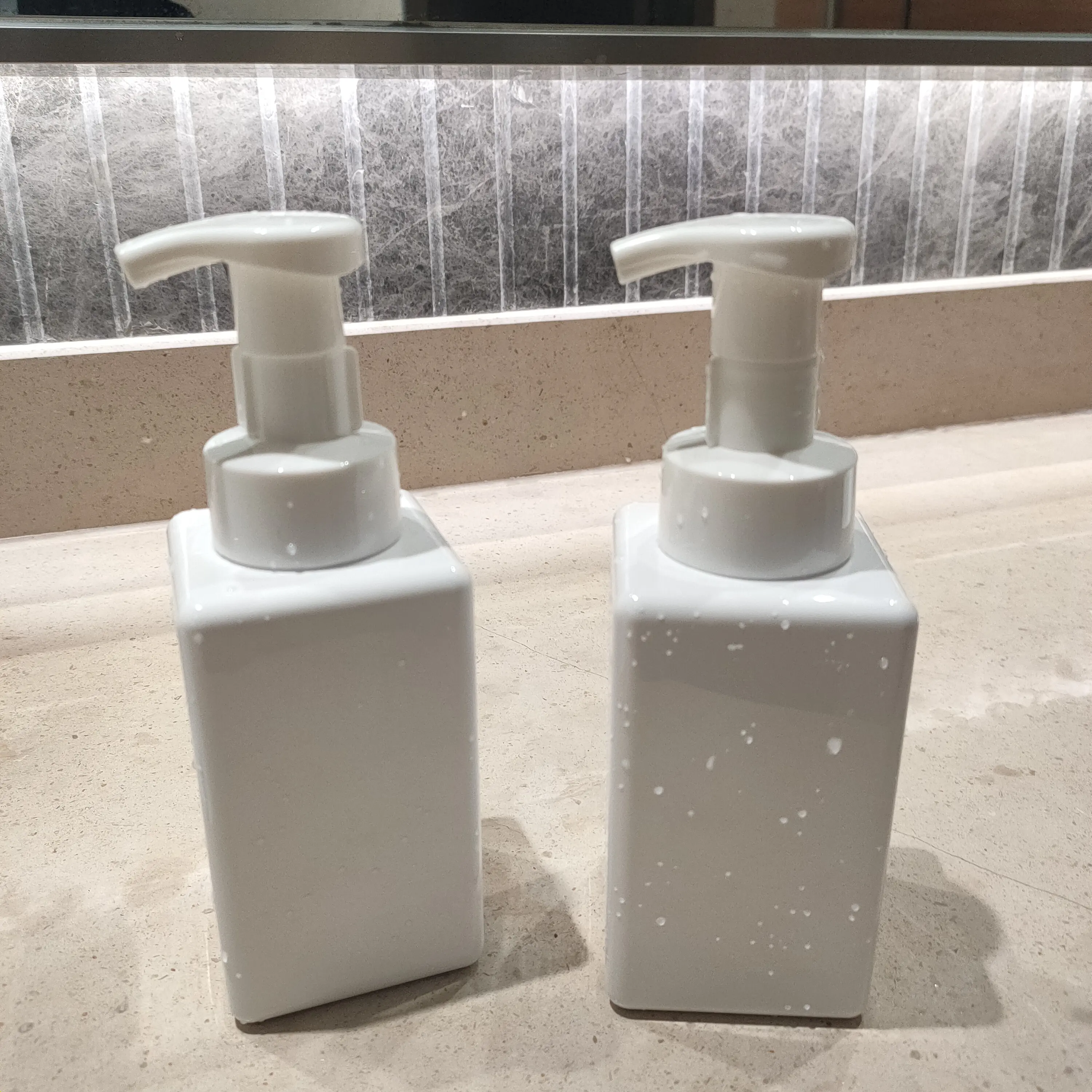 450ml Handwäsche Shampoo Kosmetik verpackung Kunststoffs chaum spender Pump flasche mit Schaum pumpe, quadratische Schaum pumpen flasche
