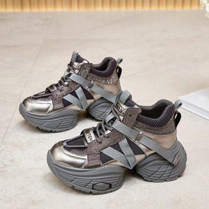 Chaussures de sport décontractées pour femmes, à plateforme et talons, avec logo personnalisé, sequins tendance, chaussures de créateur pour l'hiver. - Product Image 4