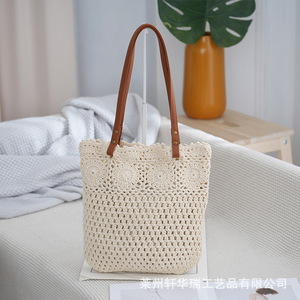 Bolso de mano de un solo hombro con diseño de flor calada, versátil, para playa, de moda para mujer, de algodón, para primavera y verano, tejido a mano. - Product Image 4