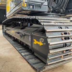 Excavadora Volvo EC210 Usada de Alta Calidad, 21 Toneladas, Excavadora Hidráulica de Cadenas Volvo de Segunda Mano, Pocas Horas de Trabajo, Disponible para la Venta - Product Image 4