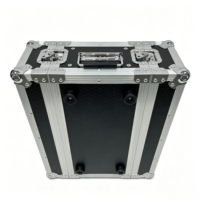 OEM X Air XR18 Stage Box 3U empilable, Flightcase en aluminium argenté et contreplaqué noir avec couvercle fusionnable et 4 pieds en caoutchouc