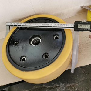 Roue de charge stabilisatrice en polyuréthane pour <span class=keywords><strong>chariot</strong></span> <span class=keywords><strong>élévateur</strong></span> <span class=keywords><strong>Jungheinrich</strong></span> ETV 320, 355x106mm, 6 trous, référence 51112013, <span class=keywords><strong>prix</strong></span> économique - Product Image 2