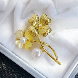 เข็มกลัดดอกไม้สี่กลีบไข่มุกน้ำจืดใหม่ เข็มกลัดดอกไม้คู่ ดีไซน์เก๋ ตกแต่งหน้าอกอย่างมีสไตล์ ดอกไม้ประดับหน้าอกสุดหรู - Product Image 2