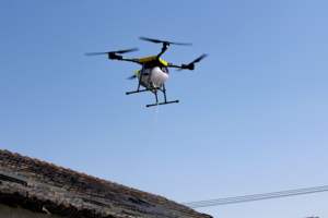 Dron Profesional para Limpieza de Ventanas y Paredes de Edificios con Lavado a Alta Presión, de Fábrica, en Venta - Product Image 3