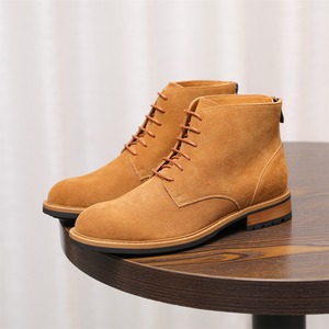 Nouveau Style britannique <span class=keywords><strong>luxe</strong></span> marron bottes en cuir véritable <span class=keywords><strong>daim</strong></span> supérieur anti-dérapant semelle en caoutchouc hommes automne bottes - Product Image 2