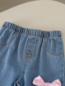 <span class=keywords><strong>Abbigliamento</strong></span> per Bambini Nuova Collezione Primavera/Estate, Set Due Pezzi con Top a Collo Tondo e Jeans con Fiocco, Vendita all'Ingrosso per <span class=keywords><strong>Abbigliamento</strong></span> <span class=keywords><strong>Bambina</strong></span> - Product Image 5