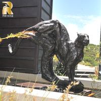 Sculpture personnalisée de léopard en bronze de taille réelle pour l'extérieur en métal