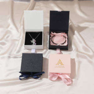 Caja de Joyería de Papel con Diseño Cuadrado de Lujo, Cierre Magnético, Cintas y Color Personalizado para Joyas Nuevas - Product Image 1