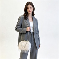 Sac de soirée Zeyu pour femme en fausse fourrure avec poignée en perles, fermoir Kiss Lock, pochette de mariage, sac bandoulière en peluche, sac à main en fausse fourrure écologique ODM