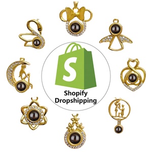 Colliers à projection multilingues (100 langues) - Service d'expédition directe Shopify - Service d'exécution des commandes - Bijoux <span class=keywords><strong>de</strong></span> mode - Dropshipping - Product Image 1
