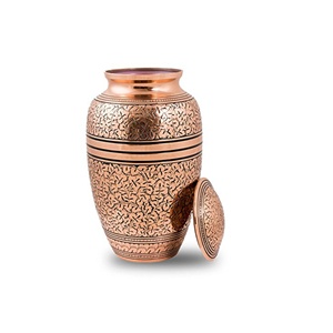 Conception d'urne de crémation en métal avec gravure à la main décorative urne de cendres commémoratives de souvenir de couleur noire pour les cendres humaines adultes - Product Image 5