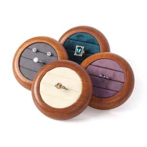 Plateau de présentation en bois de luxe personnalisé pour bijoux (colliers, boucles d'oreilles, pendentifs, bagues) avec logo, idéal pour comptoirs et présentoirs – Vente en gros - Product Image 2