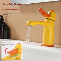 Robinet en laiton Ducky mignon avec contrôle de la température (chaud/froid) et système anti-éclaboussures. Idéal pour les écoles maternelles et les éviers de salle de bain à domicile.