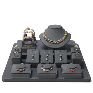 Exhibidores de Joyería de Microfibra de Lujo Personalizados al por Mayor para Anillos, Aretes y Pulseras, Accesorios de Exhibición de Joyería de Microfibra - Product Image 1