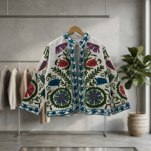 Veste en coton brodée Suzani pour femmes, motif floral, bordure brute, manteau d'hiver, vêtement d'extérieur bohème - Product Image 2